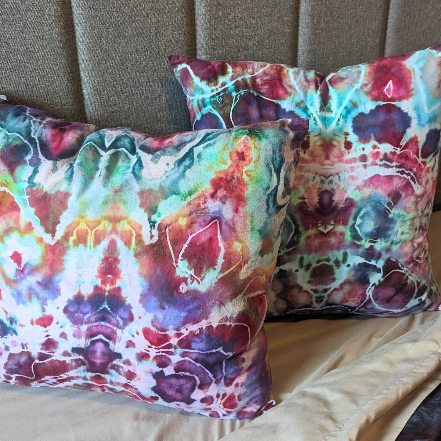 Set of Two 20"x20" Accent Pillows